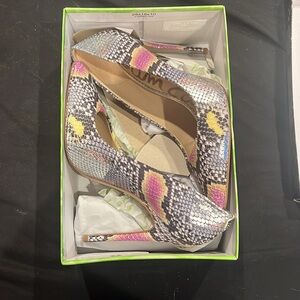 Sam Edelman Black and White Patterned Box
